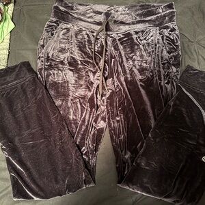 Velvet lululemon ready to crush Jogger Pants